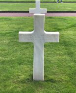 Tombe du soldat américain APPLEGARTH Clarence ayant combattu en Normandie pendant la Seconde Guerre mondiale.