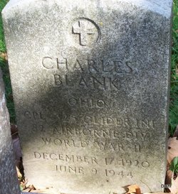 Tombe du soldat américain BLANK Charles ayant combattu en Normandie pendant la Seconde Guerre mondiale.
