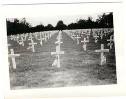 Tombe du soldat américain BISHOP Kenneth ayant combattu en Normandie pendant la Seconde Guerre mondiale.